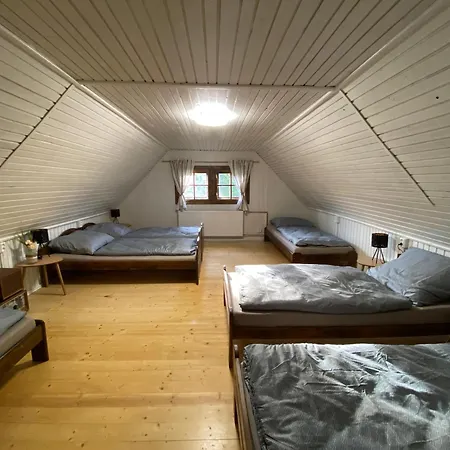 別荘 Medzihradmi *